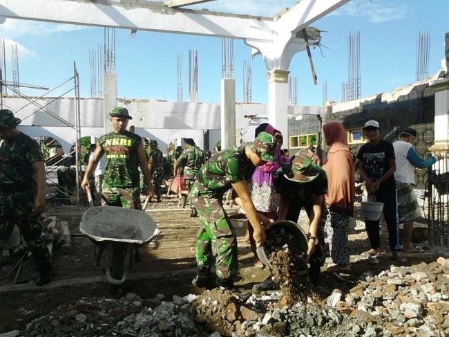 Bangun Masjid, Menjaga Kemanunggalan TNI dengan Rakyat